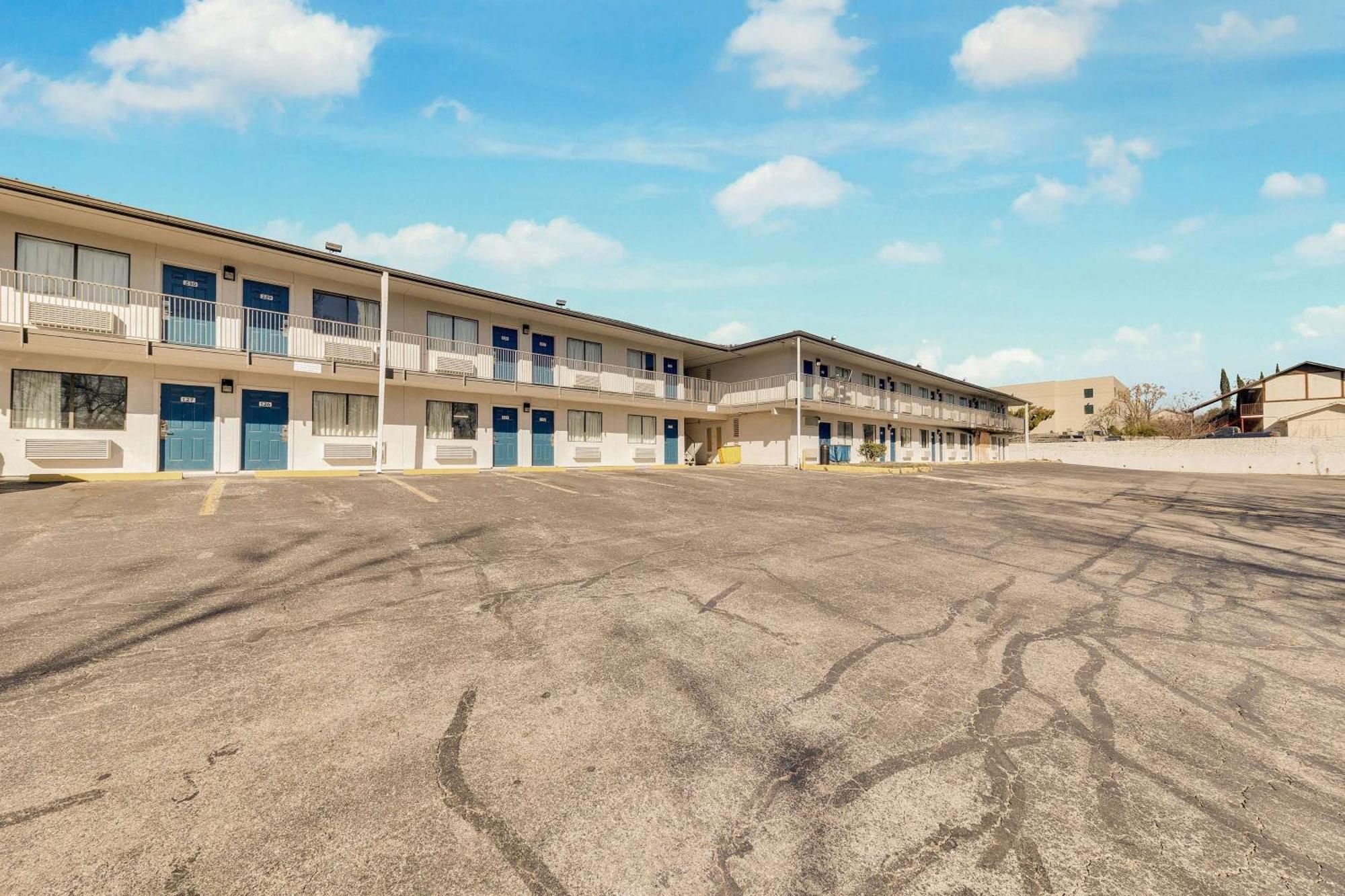 Motel 6-Austin, Tx - Airport - South المظهر الخارجي الصورة